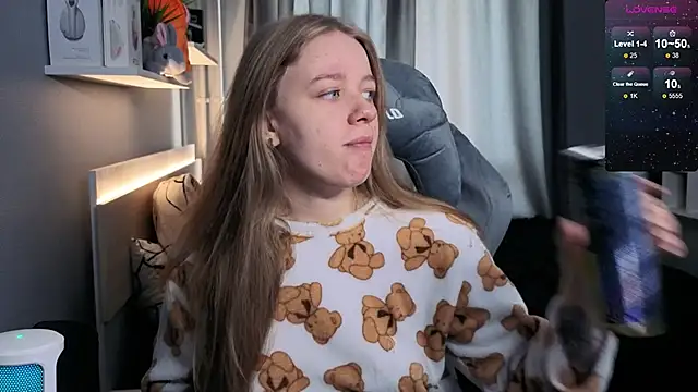 Snapshot of candy_maggie chatting on 11, 3, 2025 candy maggie online show from 11, 3, 2025