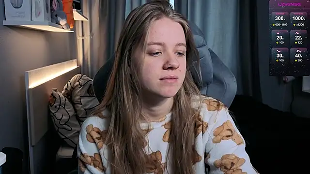 Snapshot of candy_maggie chatting on 13, 3, 2025 candy maggie online show from 13, 3, 2025