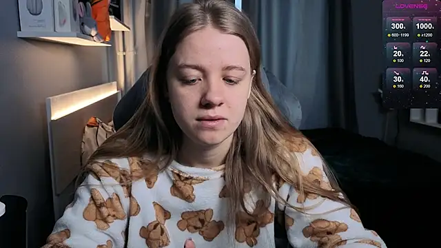 Snapshot of candy_maggie chatting on 14, 3, 2025 candy maggie online show from 14, 3, 2025