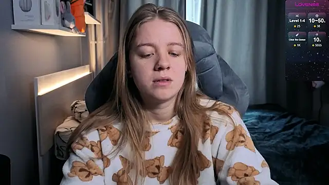 Snapshot of candy_maggie chatting on 18, 3, 2025 candy maggie online show from 18, 3, 2025