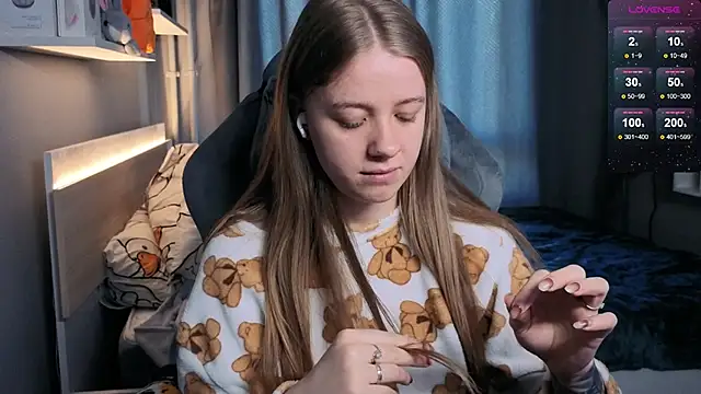 Snapshot of candy_maggie chatting on 19, 3, 2025 candy maggie online show from 19, 3, 2025