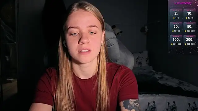 Snapshot of candy_maggie chatting on 19, 9, 2025 candy maggie online show from 19, 9, 2025