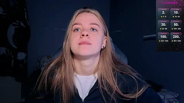 Snapshot of candy_maggie chatting on 28, 9, 2025 candy maggie online show from 28, 9, 2025