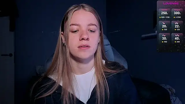 Snapshot of candy_maggie chatting on 30, 9, 2025 candy maggie online show from 30, 9, 2025