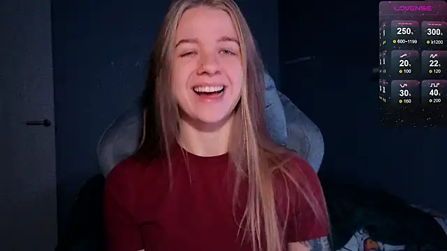 Snapshot of candy_maggie chatting on 2, 10, 2025 candy maggie online show from 2, 10, 2025