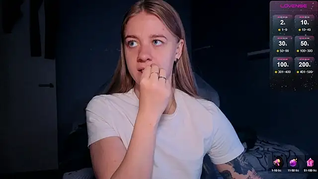 Snapshot of candy_maggie chatting on 6, 10, 2025 candy maggie online show from 6, 10, 2025