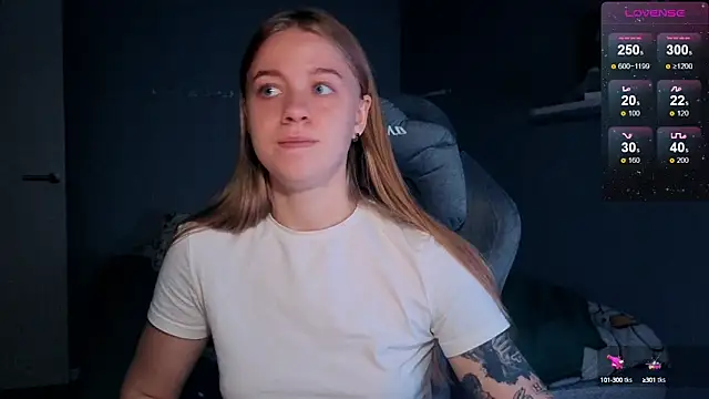 Snapshot of candy_maggie chatting on 9, 10, 2025 candy maggie online show from 9, 10, 2025