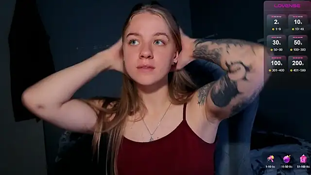 Snapshot of candy_maggie chatting on 15, 10, 2025 candy maggie online show from 15, 10, 2025