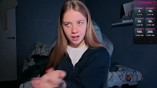 Snapshot of candy_maggie chatting on 22, 10, 2025 candy maggie online show from 22, 10, 2025