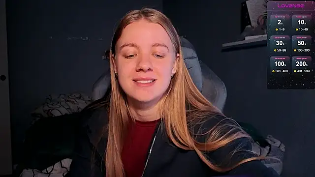 Snapshot of candy_maggie chatting on 24, 10, 2025 candy maggie online show from 24, 10, 2025