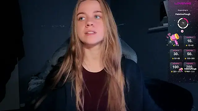 Snapshot of candy_maggie chatting on 1, 11, 2025 candy maggie online show from 1, 11, 2025