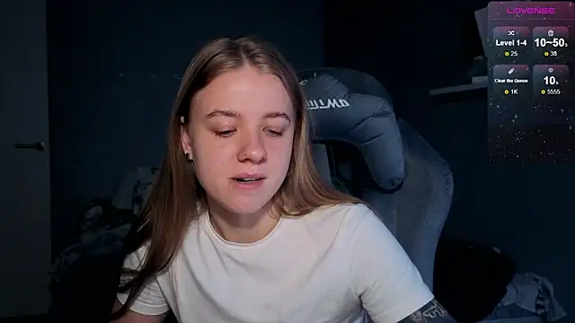 Snapshot of candy_maggie chatting on 12, 11, 2025 candy maggie online show from 12, 11, 2025