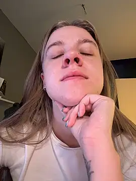 Snapshot of candy_maggie chatting on 24, 11, 2025 candy maggie online show from 24, 11, 2025