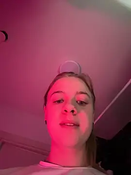 Snapshot of candy_maggie chatting on 25, 11, 2025 candy maggie online show from 25, 11, 2025