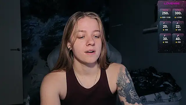 Snapshot of candy_maggie chatting on 28, 11, 2025 candy maggie online show from 28, 11, 2025