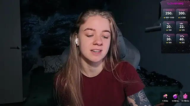 Snapshot of candy_maggie chatting on 30, 11, 2025 candy maggie online show from 30, 11, 2025