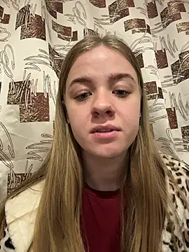 Snapshot of candy_maggie chatting on 2, 12, 2025 candy maggie online show from 2, 12, 2025