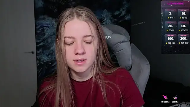 Snapshot of candy_maggie chatting on 23, 12, 2025 candy maggie online show from 23, 12, 2025