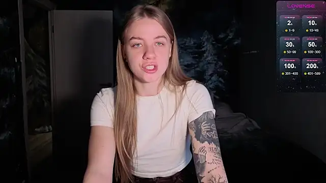 Snapshot of candy_maggie chatting on 14, 1, 2026 candy maggie online show from 14, 1, 2026