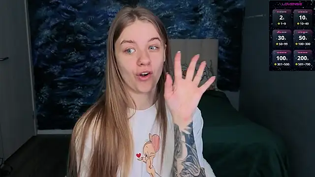 Snapshot of candy_maggie chatting on 12, 4, 2026 candy maggie online show from 12, 4, 2026