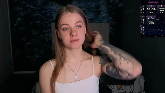 Snapshot of candy_maggie chatting on 16, 4, 2026 candy maggie online show from 16, 4, 2026