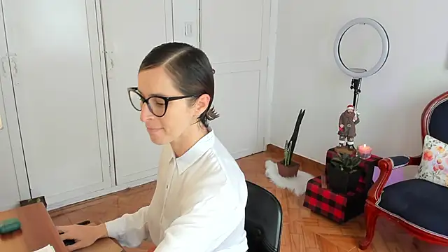 cuddlingbunny online show from 30, 11, 2025