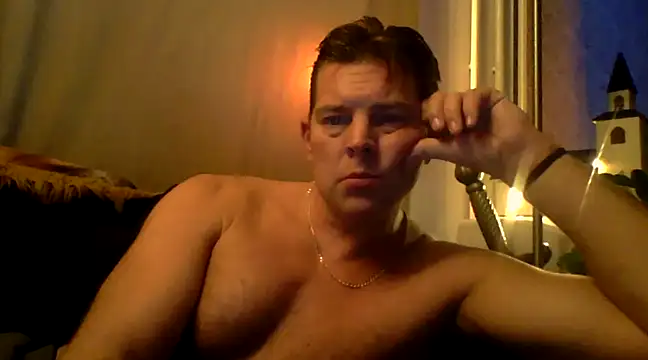 Teddan82 online show from 14, 12, 2024