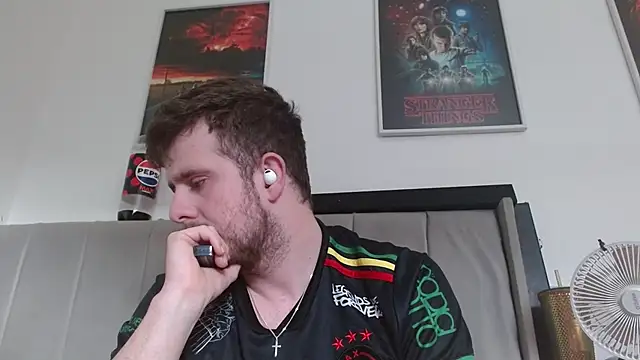 Snapshot of maxy49 chatting on 11, 11, 2025 maxy49 online show from 11, 11, 2025