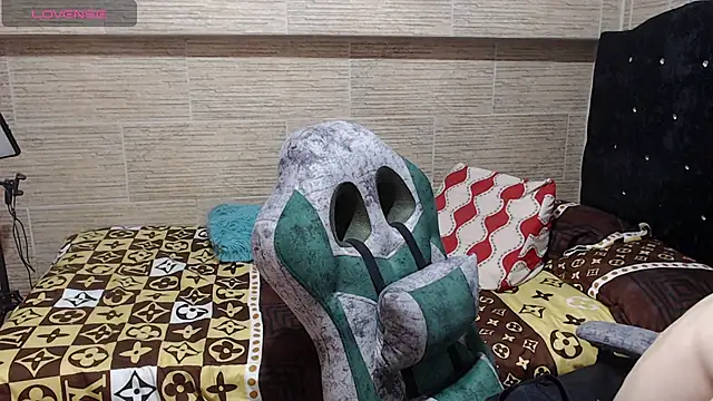 pretty cristal69 online show from 25, 1, 2025