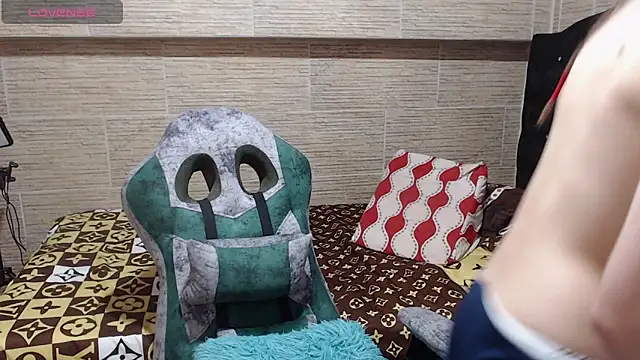 pretty cristal69 online show from 25, 1, 2025