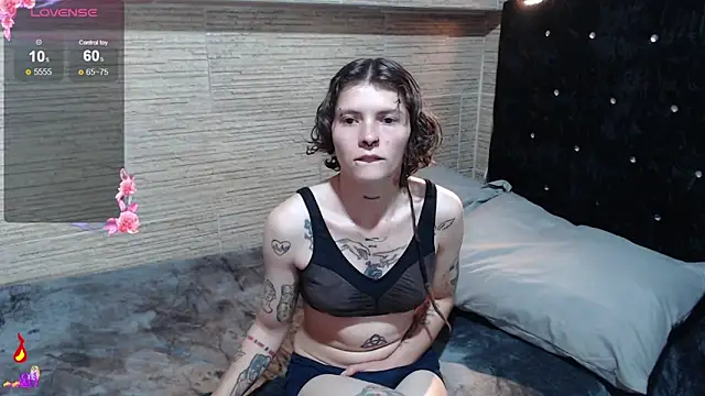 pretty cristal69 online show from 28, 10, 2025