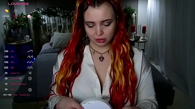 Miss Maya Mils online show from 1, 1, 2025