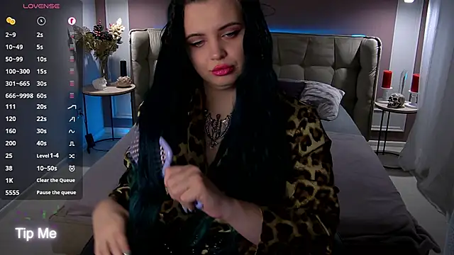 Miss Maya Mils online show from 14, 10, 2025