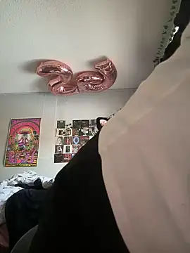 Your Paris online show from 2, 2, 2025