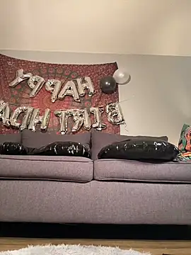 Your Paris online show from 3, 2, 2025