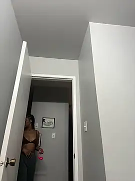 Your Paris online show from 4, 2, 2025