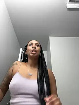 Your Paris online show from 15, 2, 2025