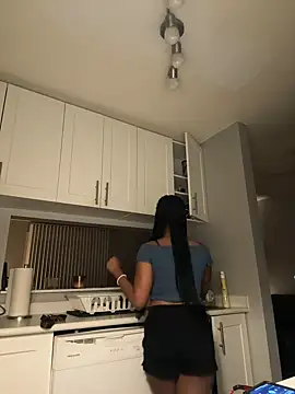 Your Paris online show from 18, 2, 2025