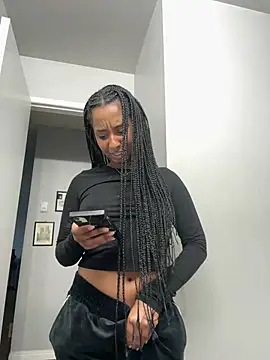 Your Paris online show from 21, 2, 2025