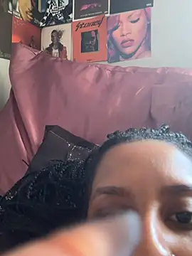 Your Paris online show from 22, 2, 2025