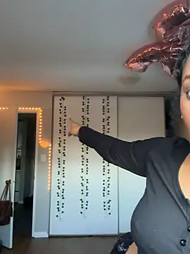 Your Paris online show from 11, 3, 2025