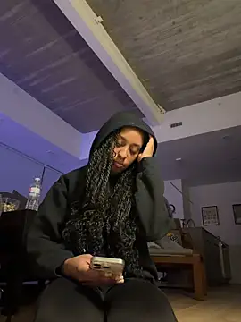 Your Paris online show from 8, 4, 2026