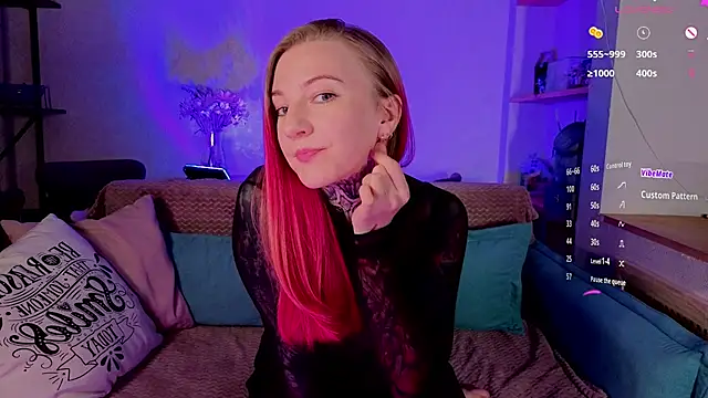Snapshot of Roxy_____ chatting on 8, 5, 2026 Roxy online show from 8, 5, 2026