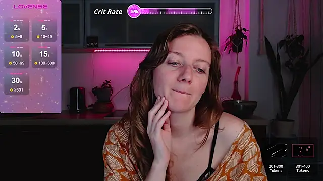 Snapshot of Elly_Helly chatting on 13, 9, 2025 Elly Helly online show from 13, 9, 2025