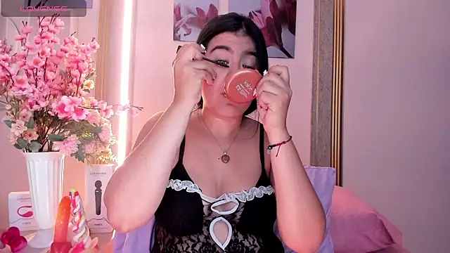 scarlet fostt  online show from 19, 10, 2025