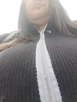 Snapshot of Cristal__04 chatting on 5, 6, 2026 Cristal 04 online show from 5, 6, 2026