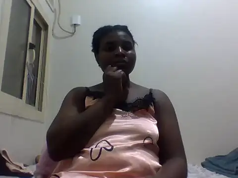 Snapshot of queenzuena chatting on 29, 4, 2026 queenzuena online show from 29, 4, 2026
