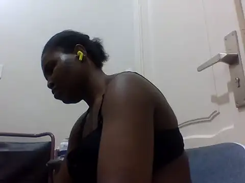 Snapshot of queenzuena chatting on 20, 5, 2026 queenzuena online show from 20, 5, 2026