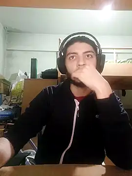 kleineid77 online show from 9, 12, 2024