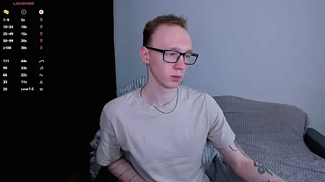 Snapshot of Alex_silents chatting on 6, 7, 2026 Alex silents online show from 6, 7, 2026